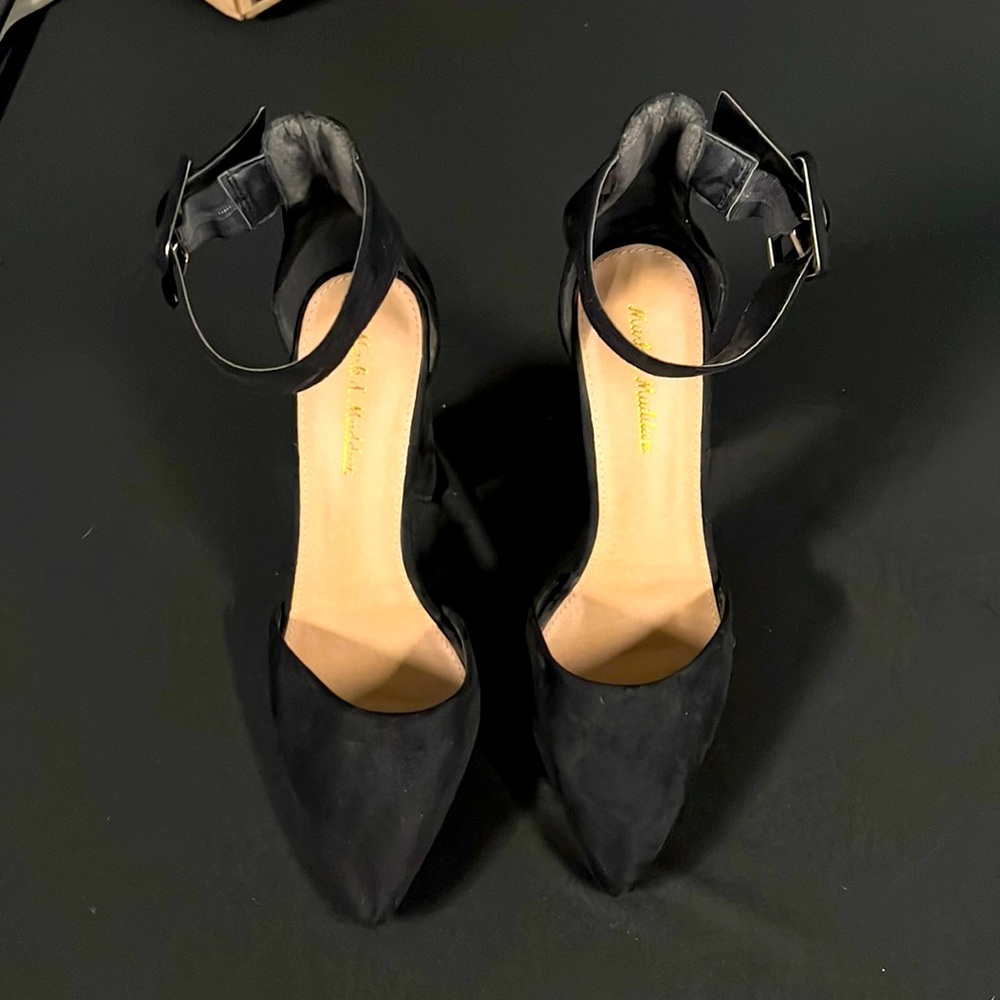 Mark D Maddox heels